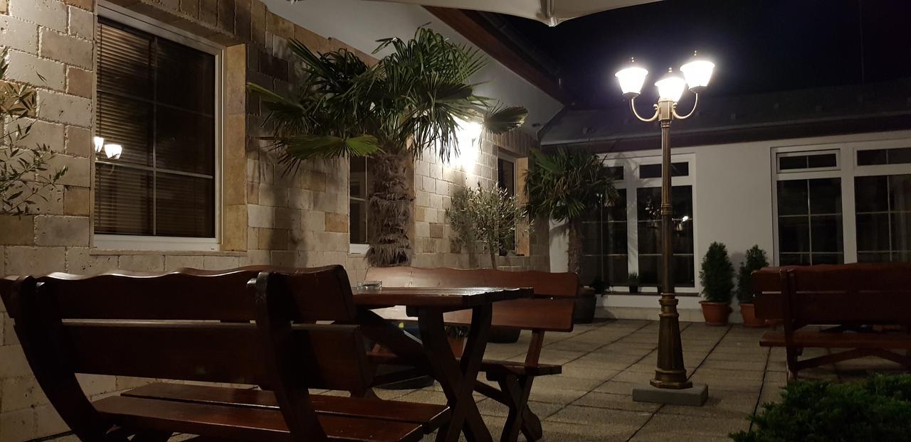 Hotel Diana Nové Mesto nad Váhom Eksteriør billede